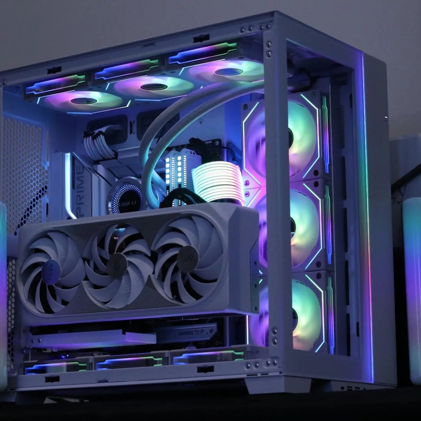 RIC 的 40 系列游戏装备 (i7 13700KF + RTX 4080) - Lakes Custom – Lakes Custom ...